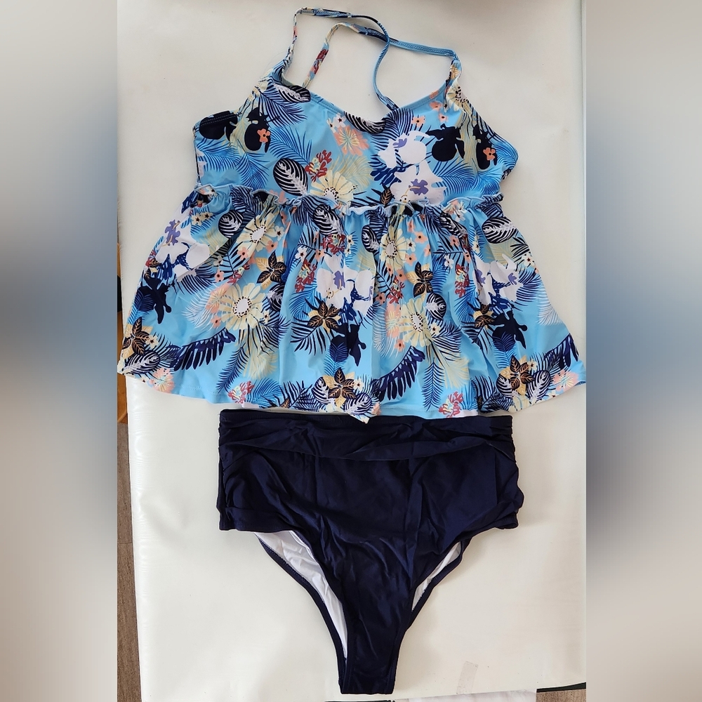 NWOT Blue Floral Tankini Set with Navy Bottoms Size XXL